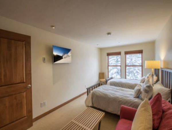 Ski in Ski out Golden Peak Vail- Three Bedrooms